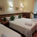 圣赫罗尼莫膳食公寓酒店 *